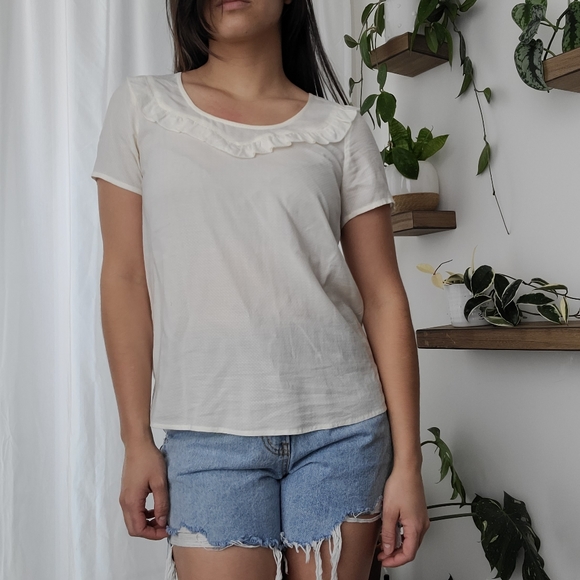 Express off-white textured blouse with ruffles - Picture 2 of 3